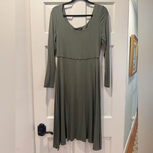 Banana Republic Green Scoop Nexk Long Sleeve Dress